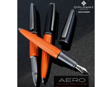 Stilou Diplomat Aero, cu penita M, aurita 14kt. - black orange